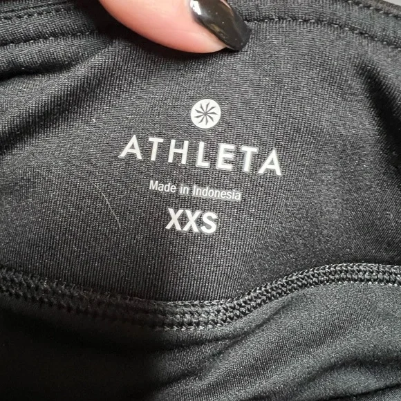 Athleta running exercise shorts w/ pockets - Picture 4 of 4